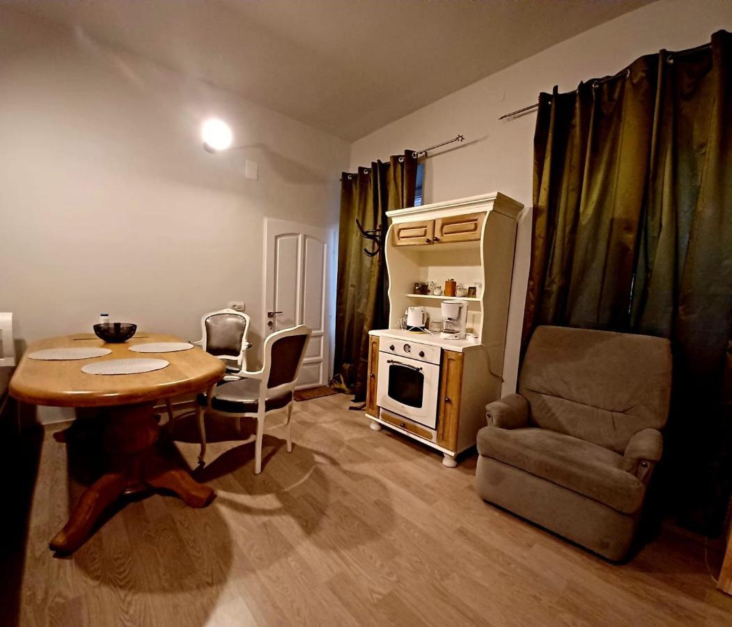 Appartement Happy House à Braşov Extérieur photo